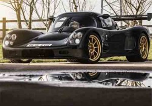 دو خودروی خیلی گران و عجیب در تهران