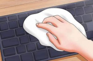 تمیز کردن صفحه کلید